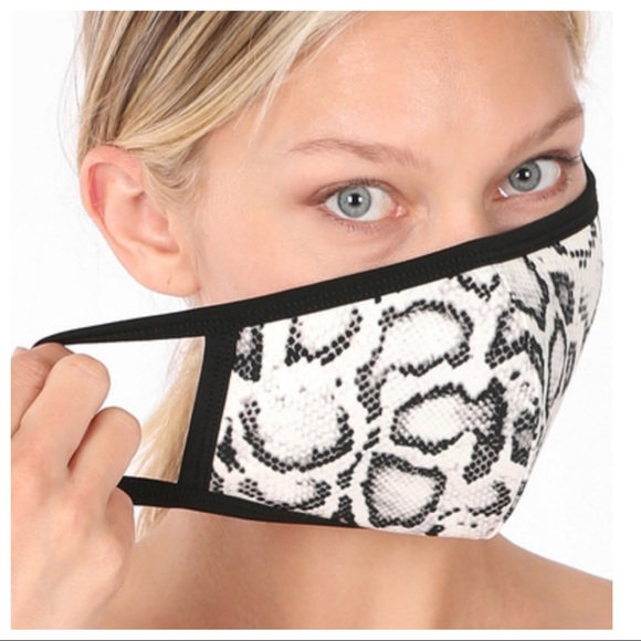 ✨PACK OF 2✨REUSABLE WASHABLE COTTON FACE MASKS - Picture 2 of 3